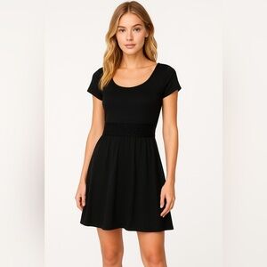 👗 Xhilaration Junior Dress - Size M, Black 🌟